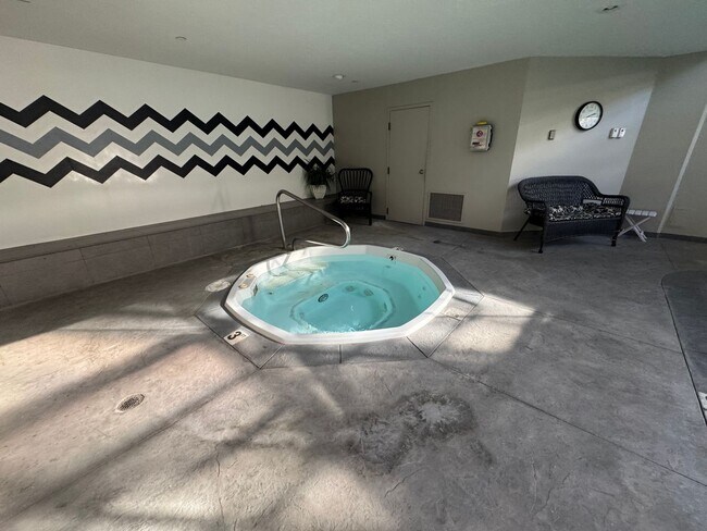 Building Photo - Beautiful Condo in Prime SLC location!