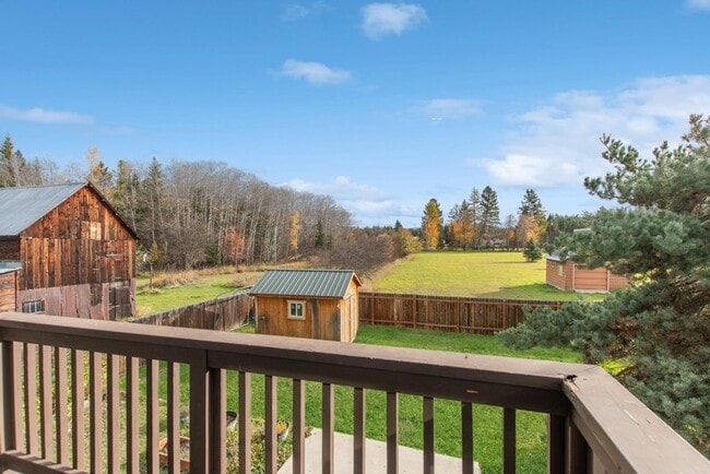 Building Photo - 2 bedroom, 1 bath apartment, close to downtown Whitefish