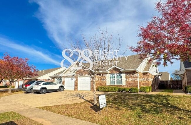 Building Photo - ADORABLE East Norman 3 Bed/2 Bath Duplex Available NOW in Eastridge!