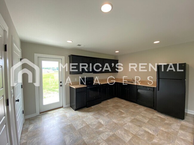 Building Photo - Home for Rent in Talladega, AL!!! Availabl...