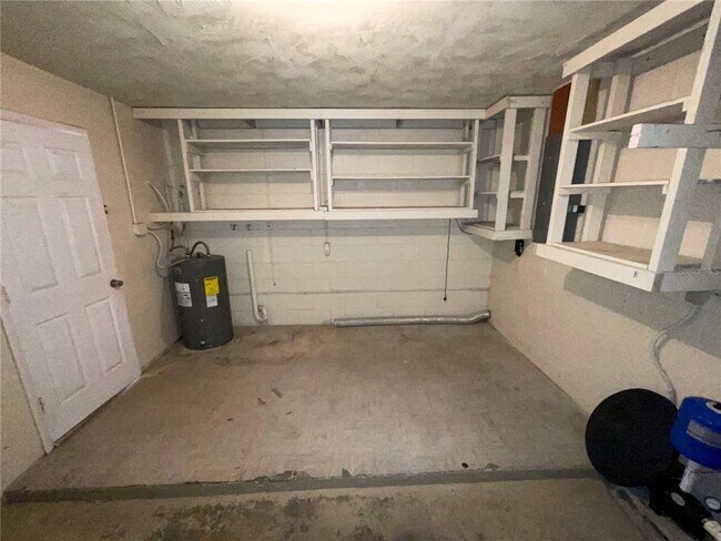 Building Photo - 5621 Mirada Dr