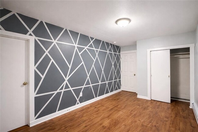 Building Photo - 39 Roland St