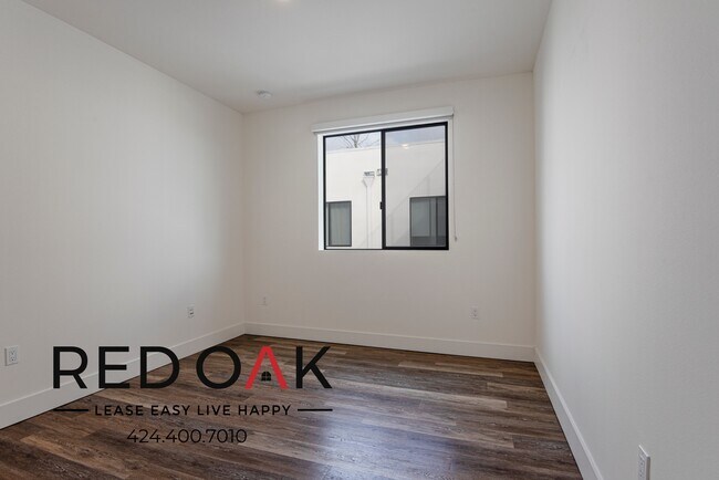 Building Photo - 5727 La Mirada Ave