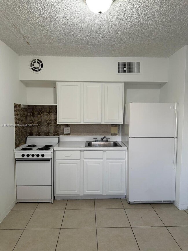 Building Photo - 101 NW 29th Ave