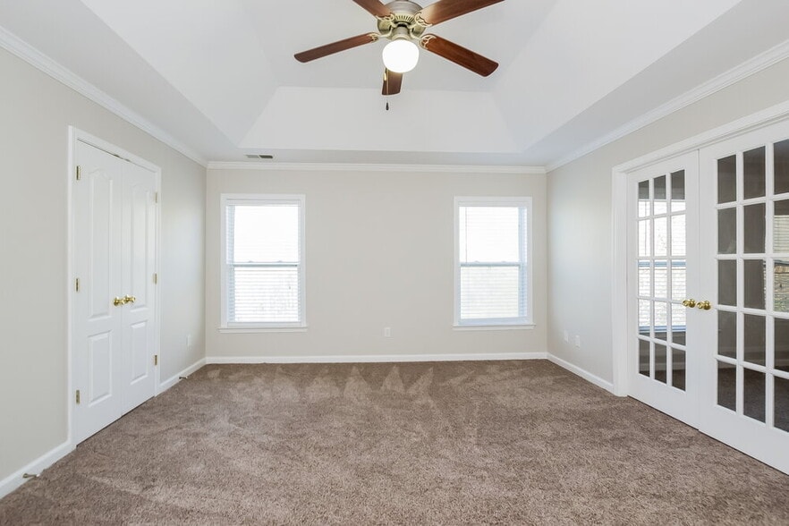 Building Photo - 3302 Southerland Ct