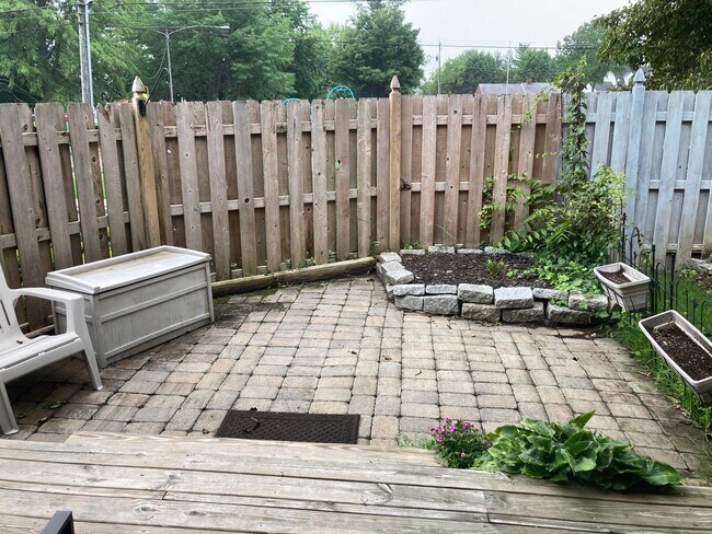 Building Photo - Fully renovated 2 bedroom townhome on a corner property