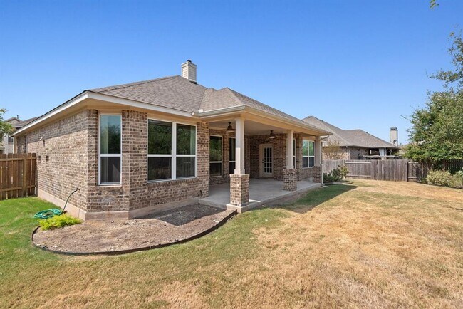 Building Photo - 880 Wild Rose Dr