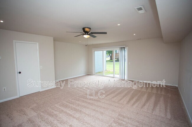 Building Photo - 137 Brent Ct