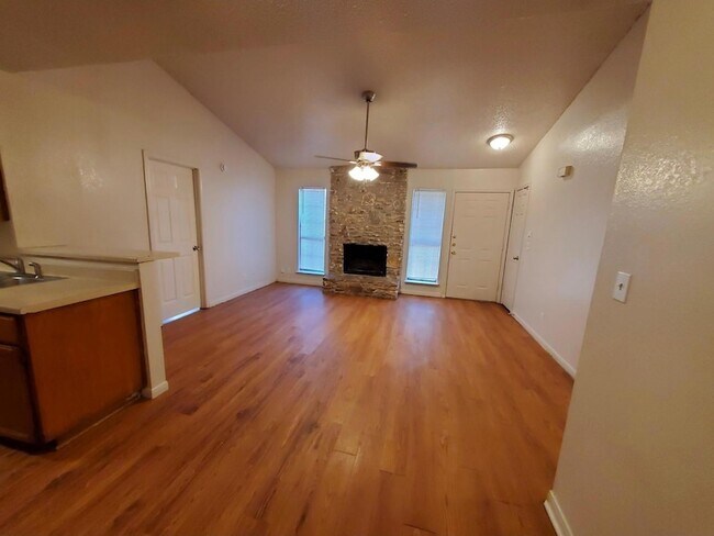 Building Photo - 1733 Horseshoe Cir