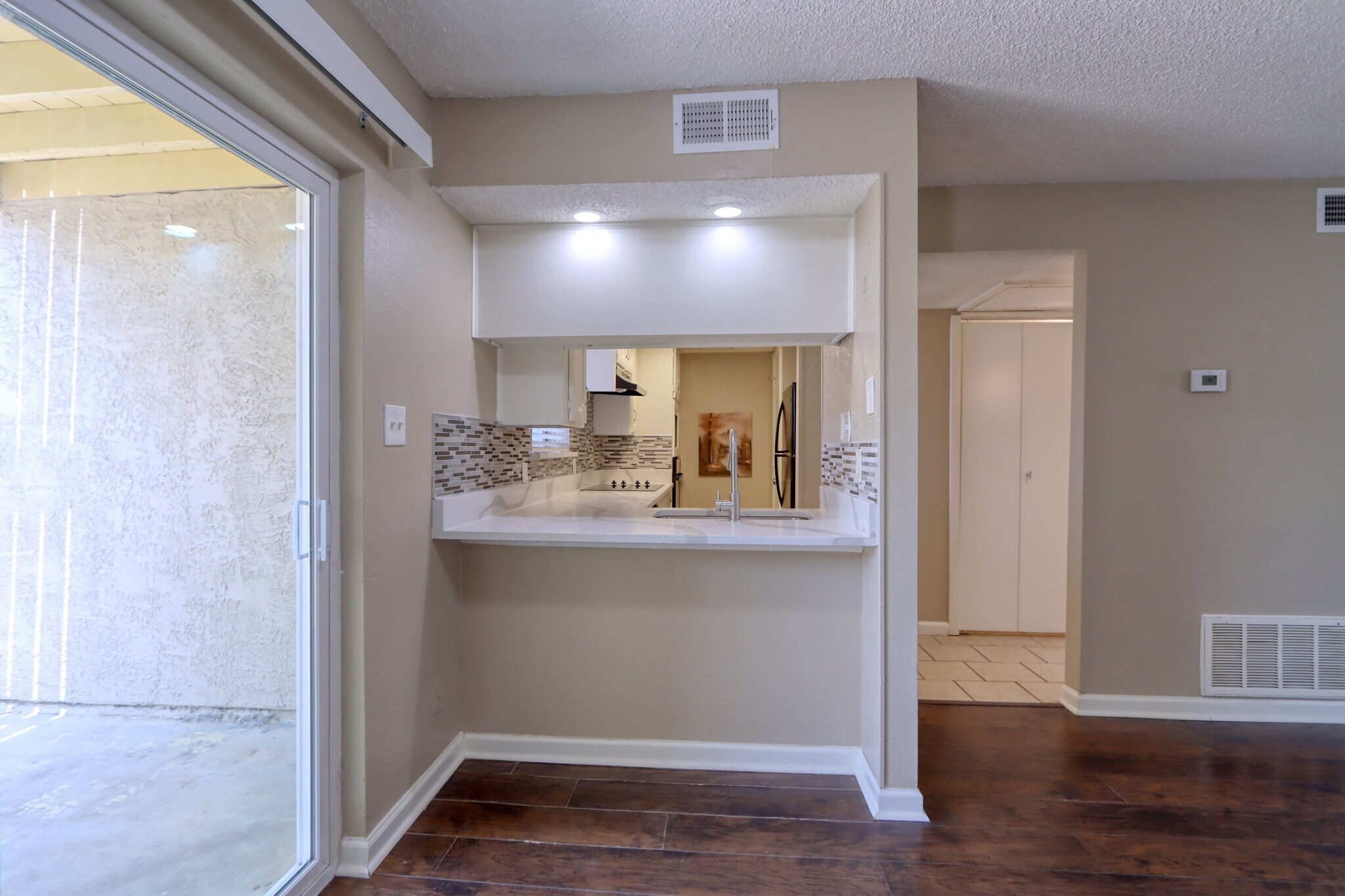 Building Photo - 707 Harbour Town Dr