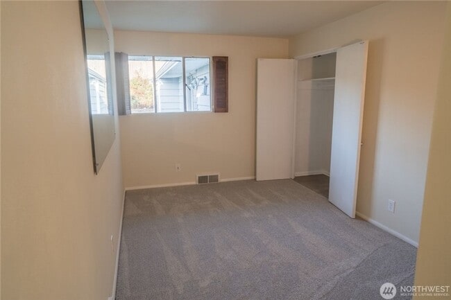 Building Photo - 3bd/1.75ba Bellevue Home