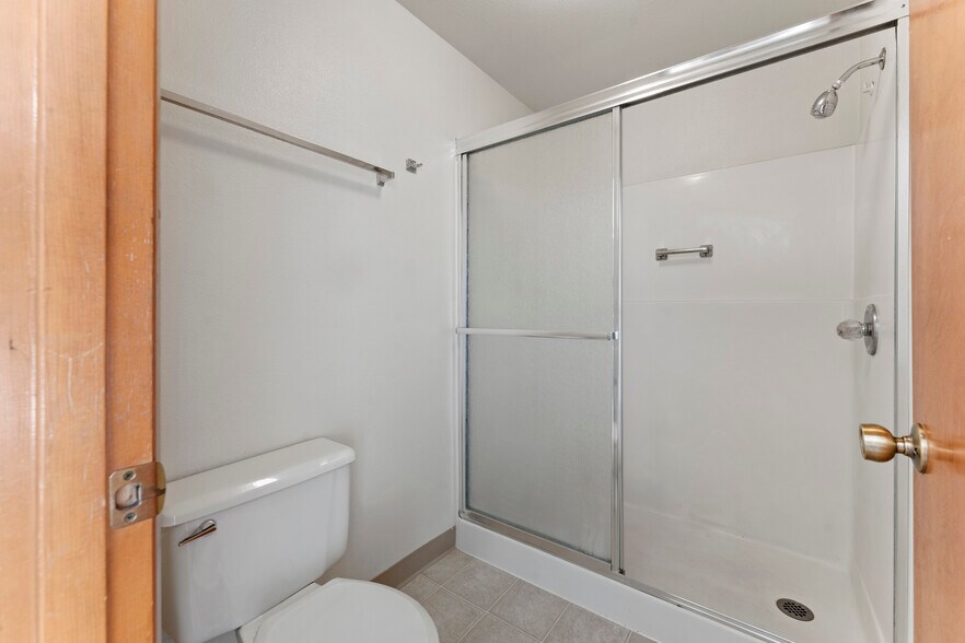 Building Photo - 7050 SW 174th Ave