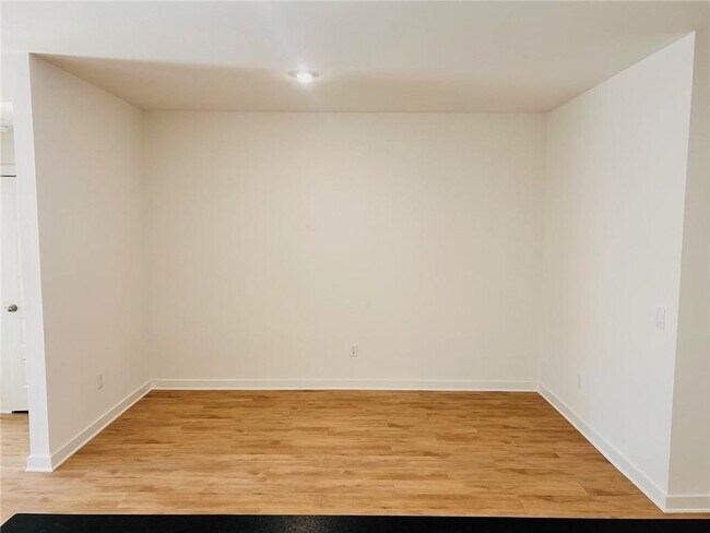 Building Photo - 4671 W Aurora St