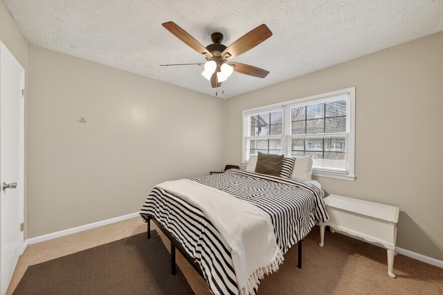 Building Photo - 534 Oak Meadow Ln