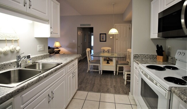 Building Photo - Updated Furnished Condo in Niceville!