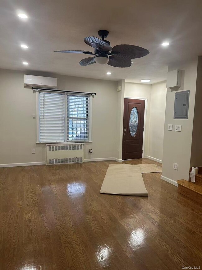 Building Photo - 83-09 57th Ave