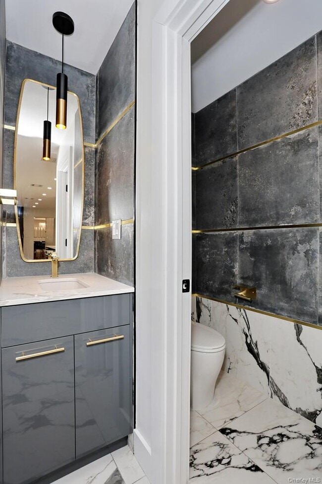 Building Photo - 10 Millbury St