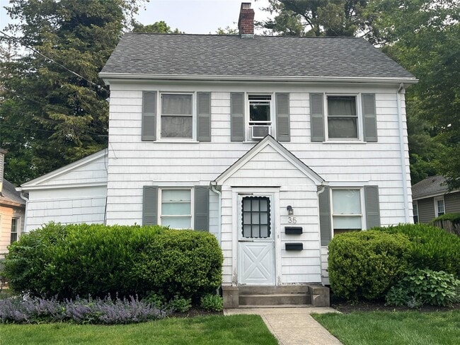 Primary Photo - 35 Grandview St
