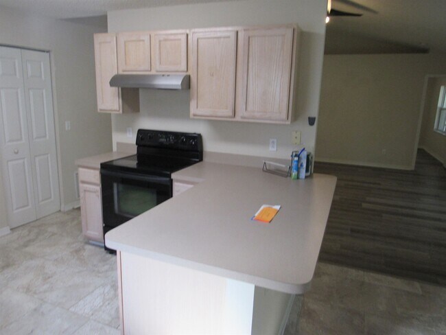 Building Photo - 657 Intracoastal Cir