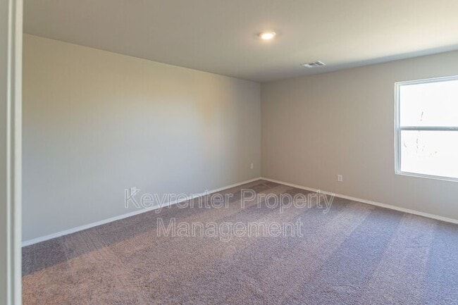 Building Photo - 755 Foxtail Dr