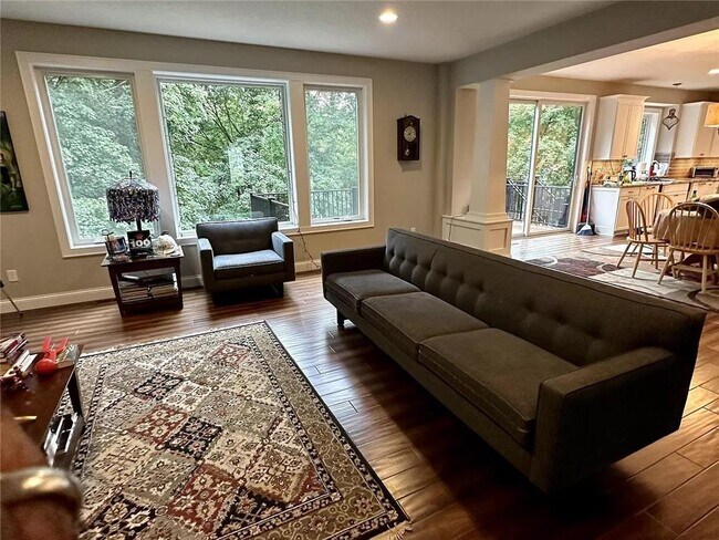 Building Photo - 3512 Rainbow Dr