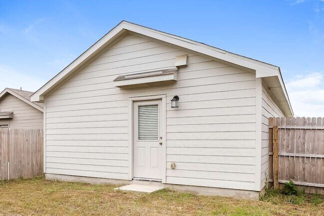 Building Photo - 4224 Southton Lk