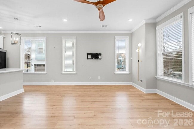 Building Photo - 1515 Hidden Falls Rd