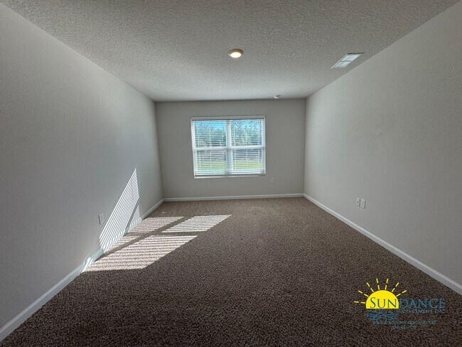 Building Photo - Beautiful 4 Bedroom Home in South Crestview!