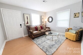 Building Photo - 316 Skyland Ave