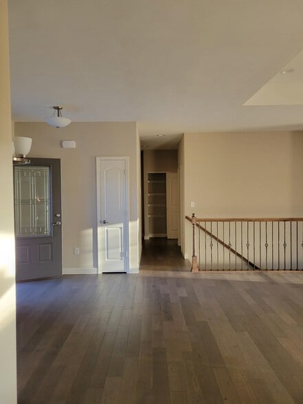 Building Photo - 2616 Fieldstone Dr