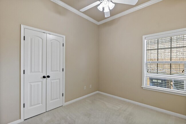 Building Photo - 2509 Kimbolton Dr