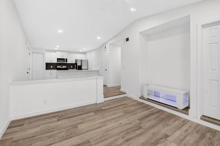 Building Photo - 1825 Palm Cove Blvd