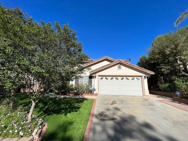 Building Photo - 12212 Edgecliff Ave