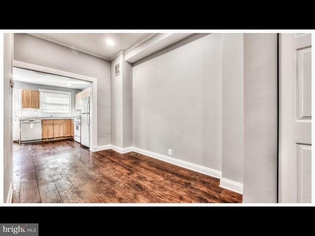Building Photo - 502 S Highland Ave