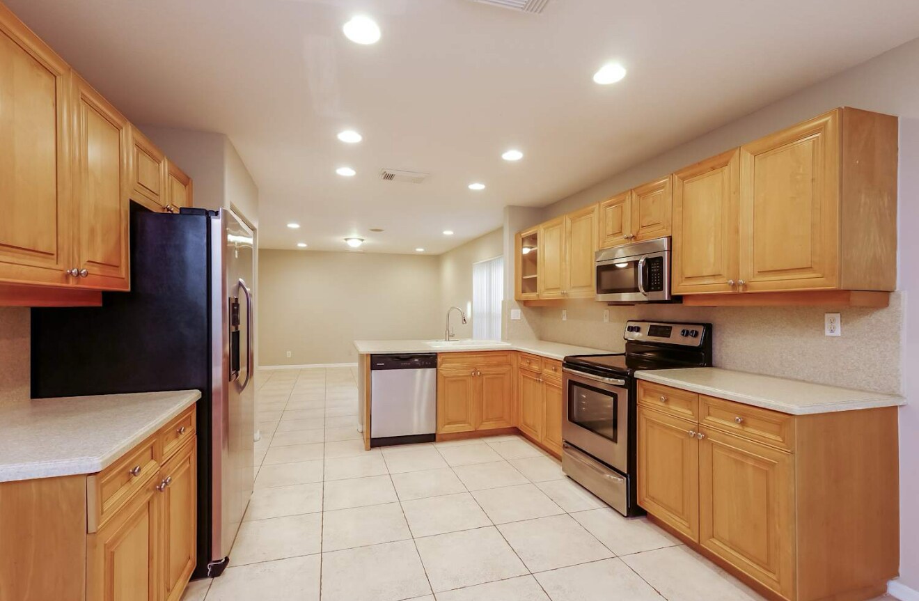 Building Photo - 2120 N 34th Ave