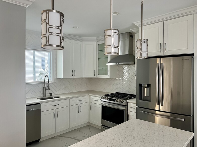 Kitchen 1 - 19 Cushing St