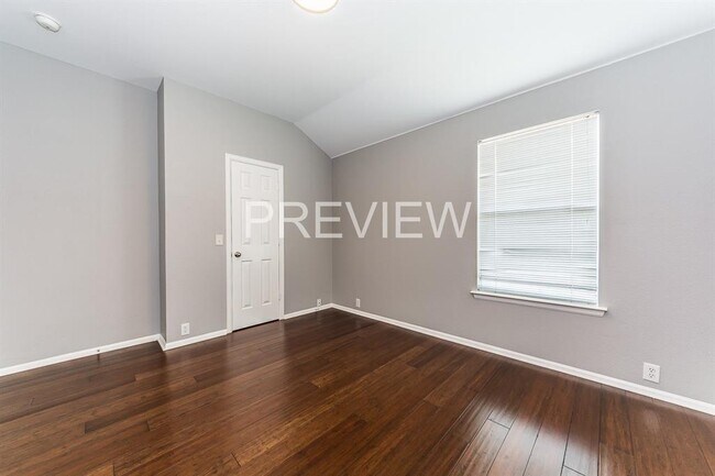 Building Photo - 2504 Prospect Hill Dr