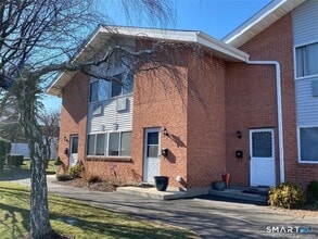 Building Photo - 208 Flax Hill Rd