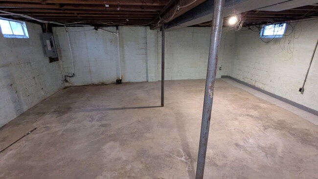 Building Photo - 1141 Maryville Ave