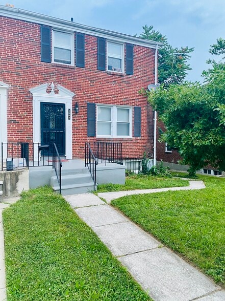 Primary Photo - 1002 Dartmouth Rd