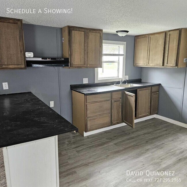 Building Photo - 5606 Lesteele-