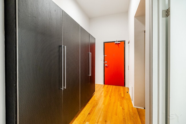 Building Photo - 1021 S State St