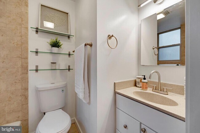 Building Photo - 2535 13th St NW