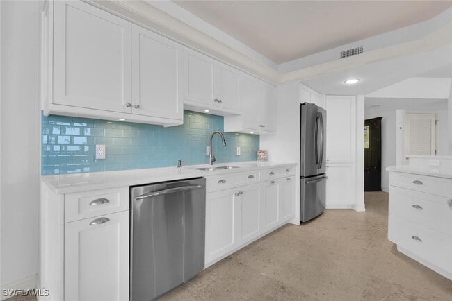 Building Photo - 4901 Gulf Shore Blvd N