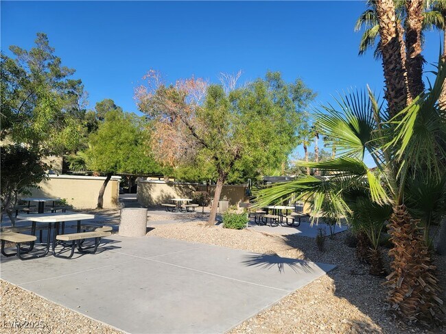 Building Photo - 2801 N Rainbow Blvd