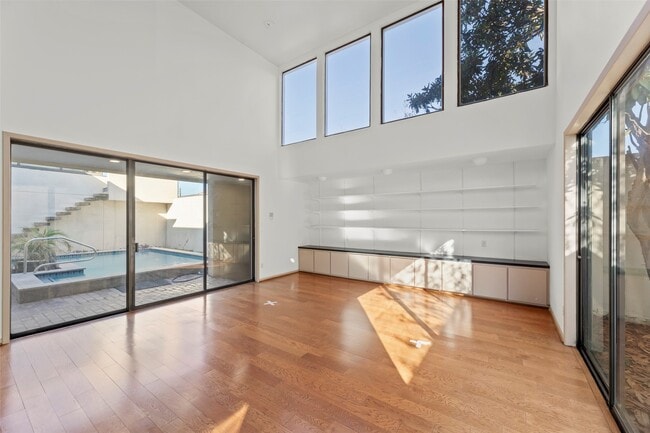 Building Photo - 1201 Autrey St