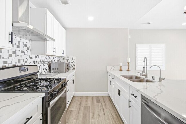 Building Photo - Charming 3-Bedroom Home with Modern Updates & Easy-Care Backyard