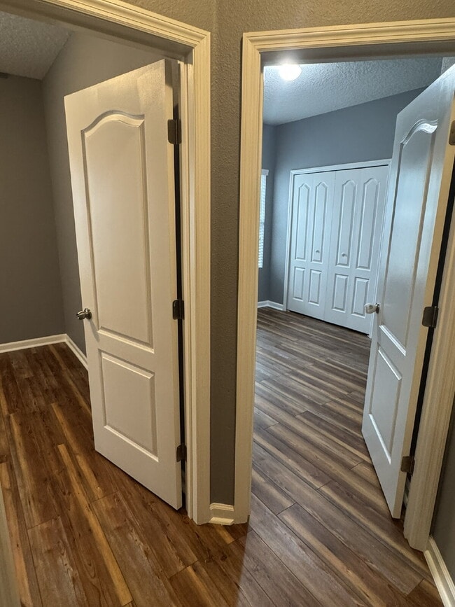 Building Photo - For Rent