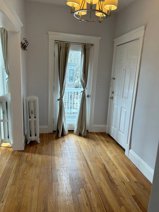 Building Photo - 69 Standish St