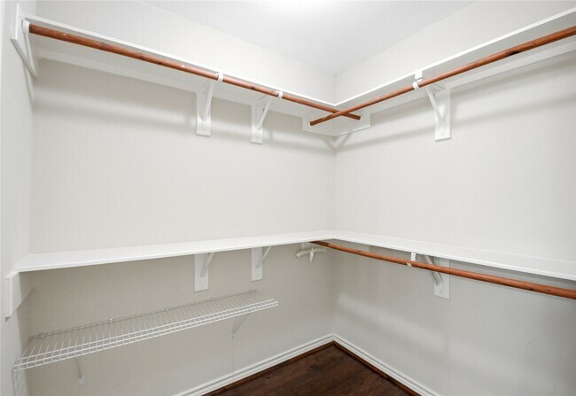Building Photo - 1702 Fantasy Woods Dr